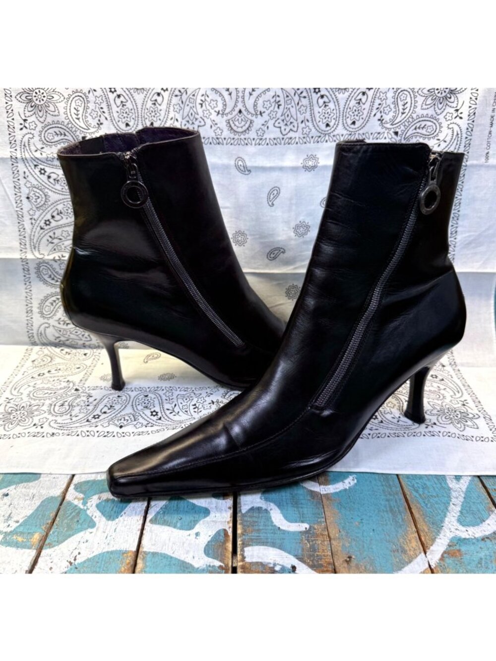 Donald J Pliner Salonan Dual Zip Boots Black Baby Calf Kitten Heel Size 11 EUC